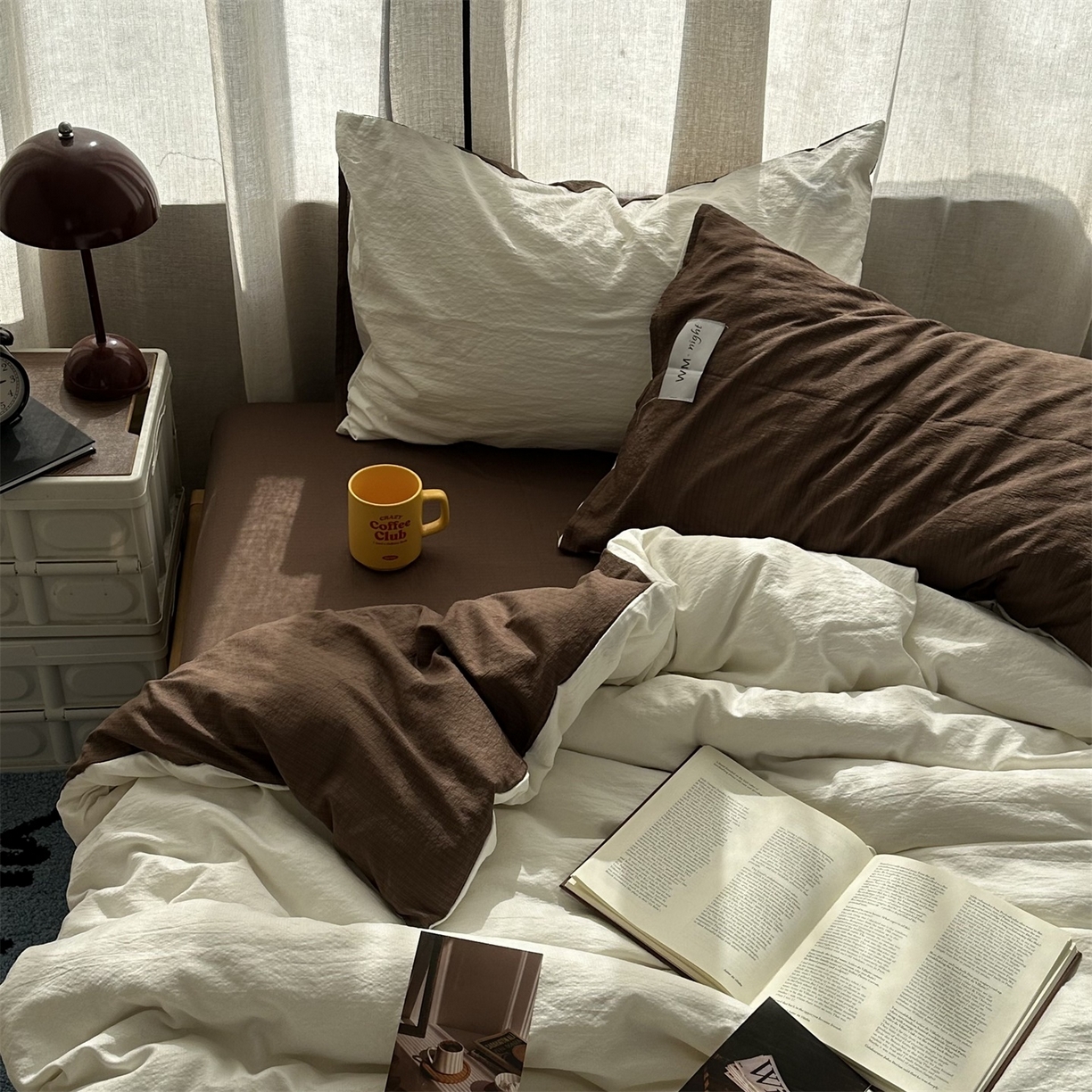 91家纺网 家纺一手货源 找家纺 拾一 2026新款甜美波点系列双拼色四件套 摩卡慕斯棕-奶白