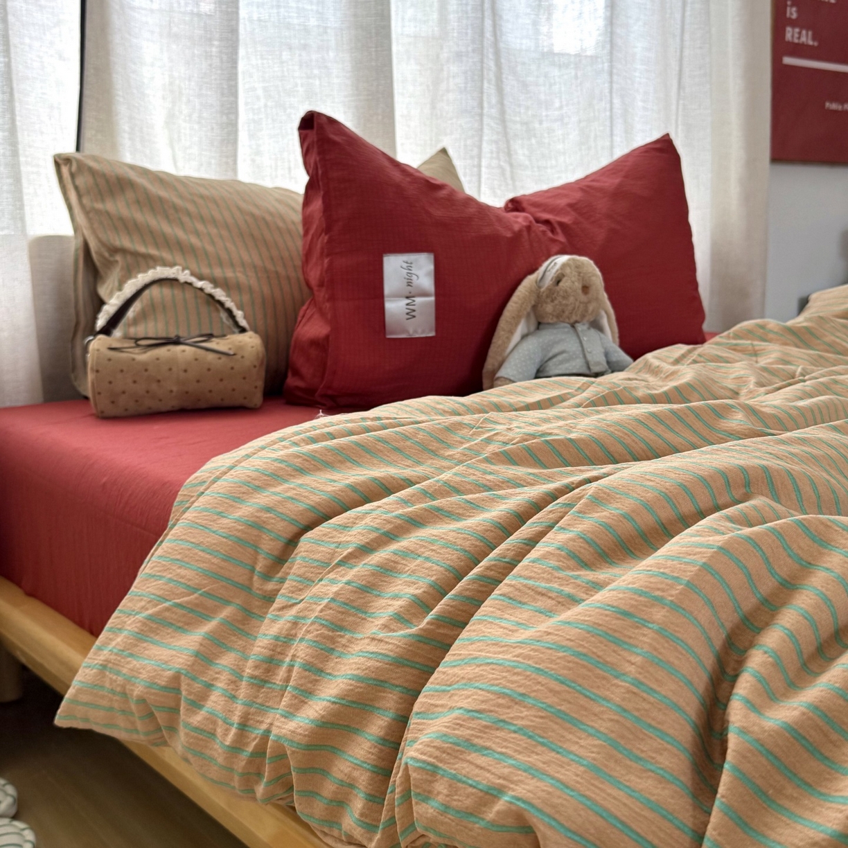 91家纺网 家纺一手货源 找家纺 拾一 2026新款软糯木棉中古多巴胺条纹系列四件套 慵懒条-浅咖