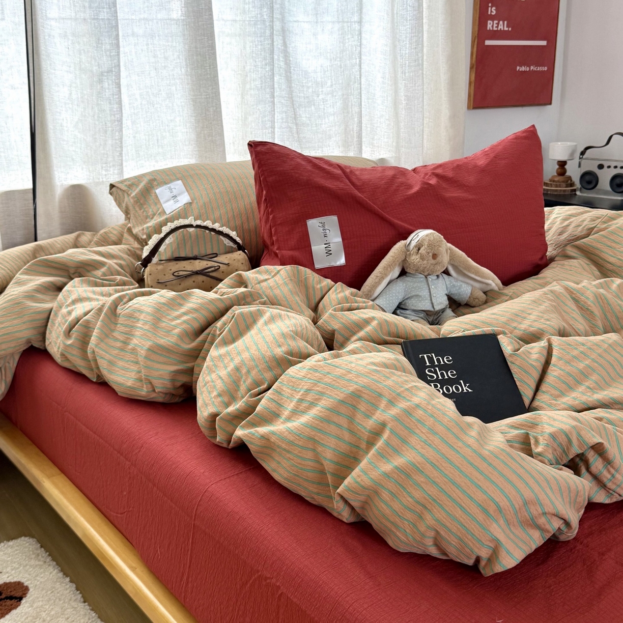 91家纺网 家纺一手货源 找家纺 拾一 2026新款软糯木棉中古多巴胺条纹系列四件套 慵懒条-浅咖