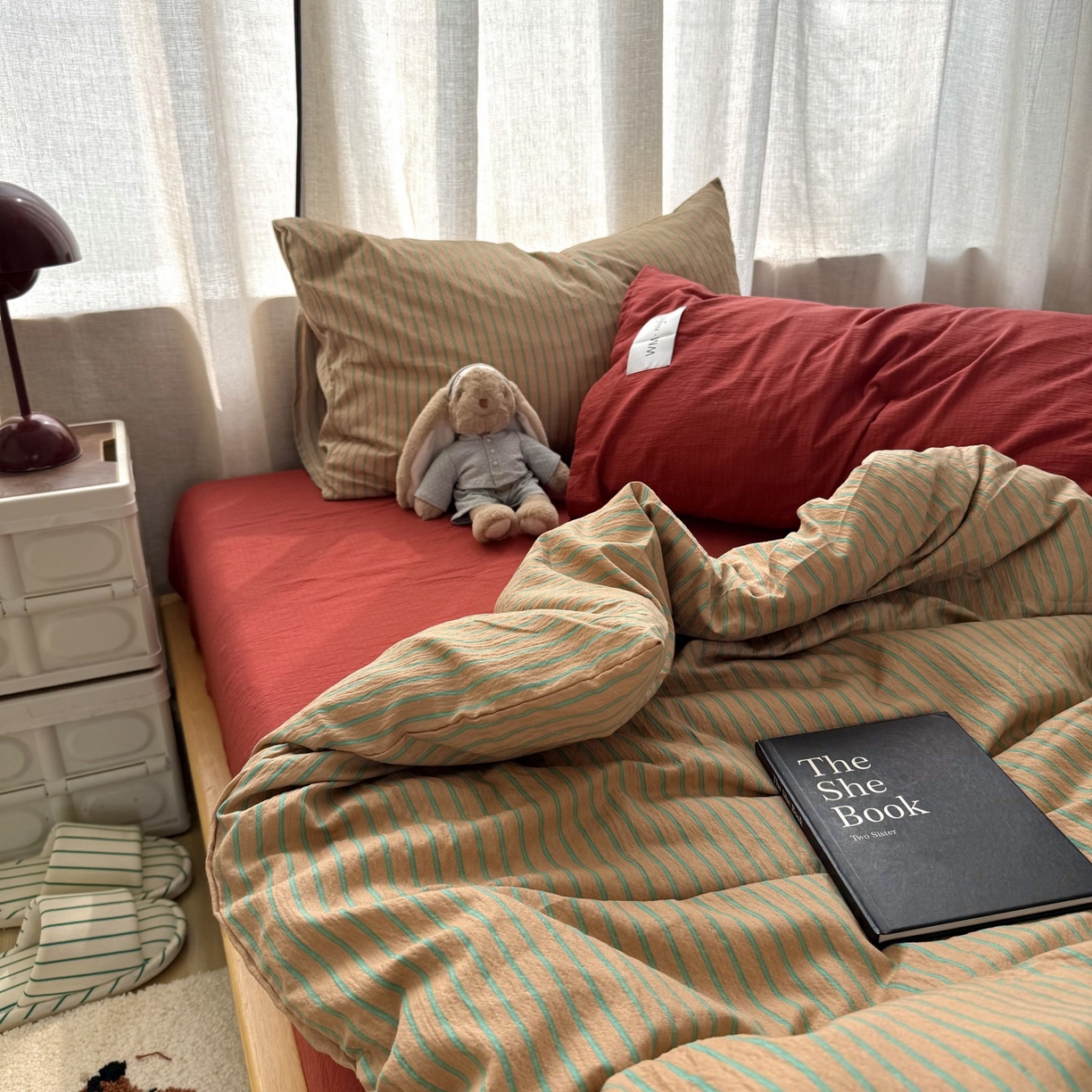 91家纺网 家纺一手货源 找家纺 拾一 2026新款软糯木棉中古多巴胺条纹系列四件套 慵懒条-浅咖