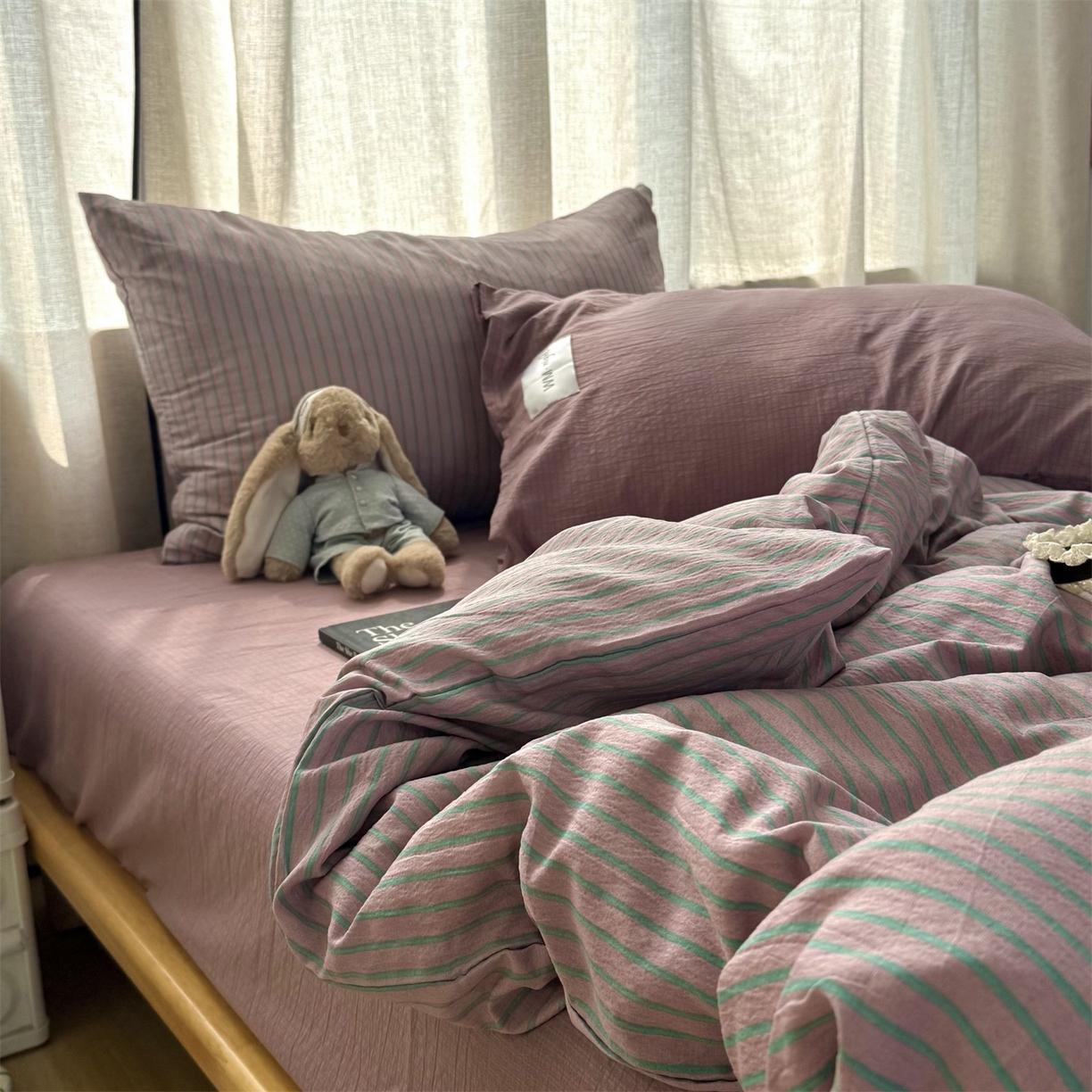 91家纺网 家纺一手货源 找家纺 拾一 2026新款软糯木棉中古多巴胺条纹系列四件套 慵懒条-紫