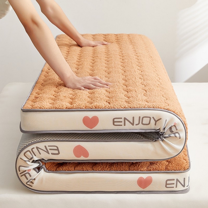 91家纺网 家纺一手货源 找家纺 （总）月茶家纺 2026新款立体爱心边羊羔绒海绵床垫垫子