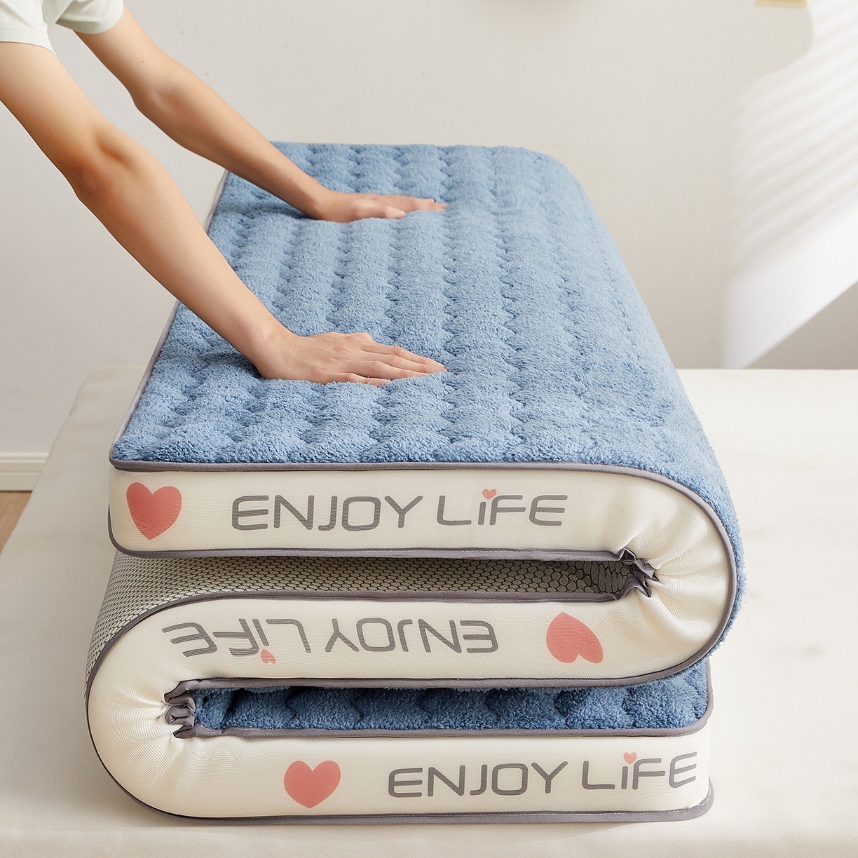 91家纺网 家纺一手货源 找家纺 （总）月茶家纺 2026新款立体爱心边羊羔绒海绵床垫垫子