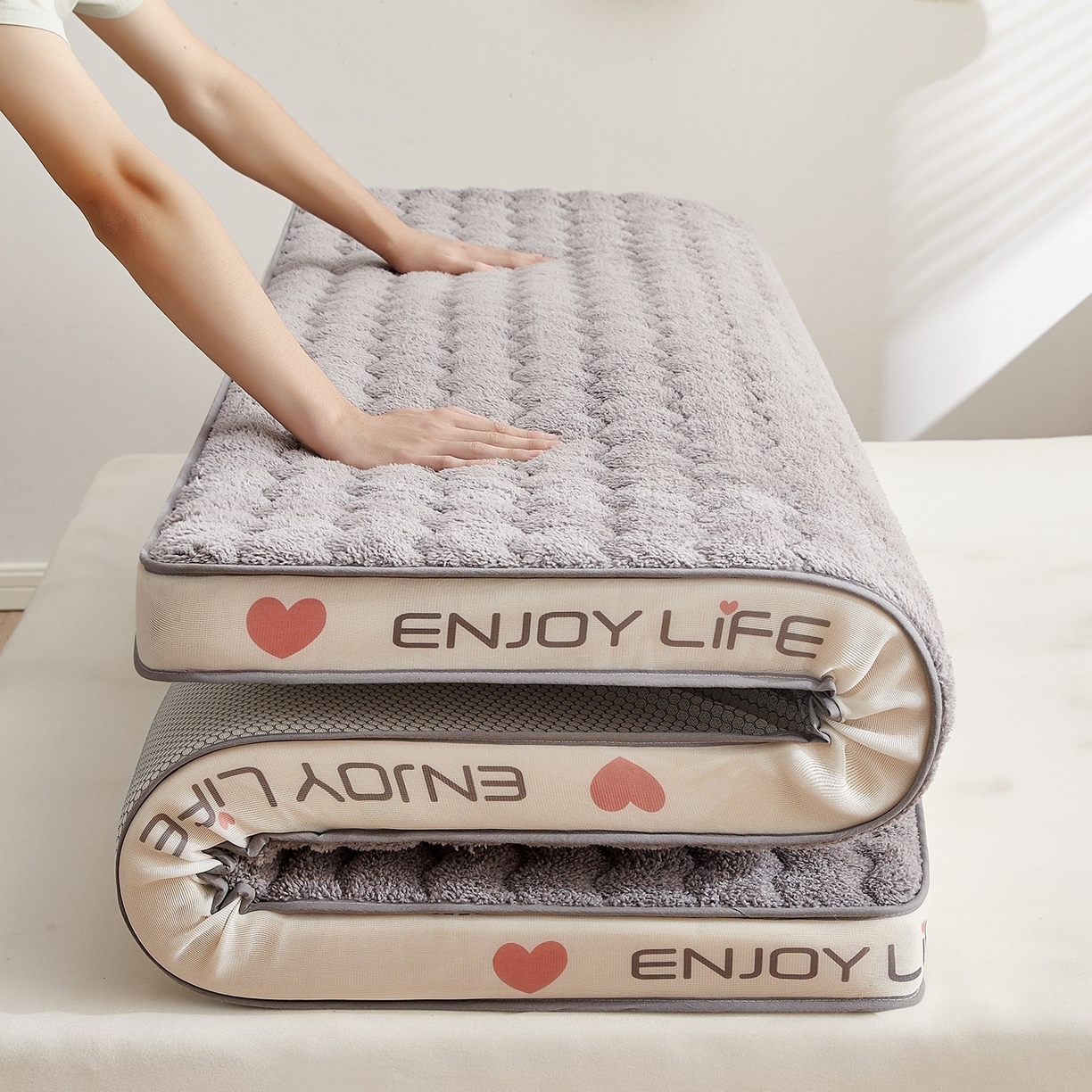 91家纺网 家纺一手货源 找家纺 （总）月茶家纺 2026新款立体爱心边羊羔绒海绵床垫垫子