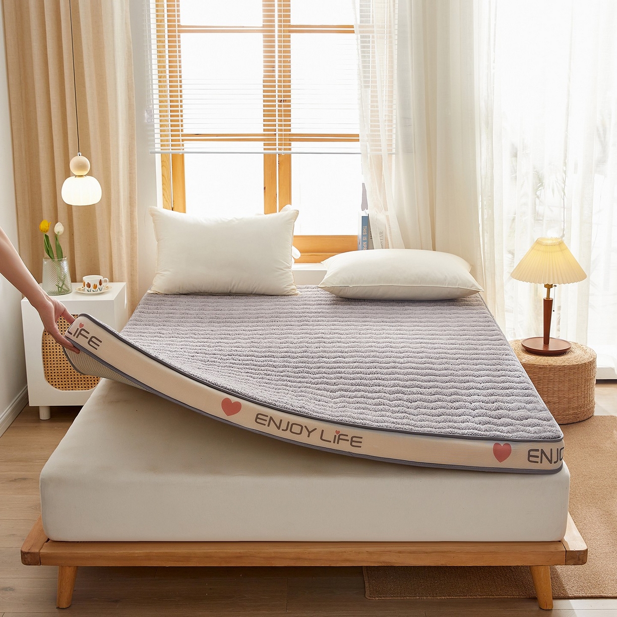 91家纺网 家纺一手货源 找家纺 月茶家纺 2026新款立体爱心边羊羔绒海绵床垫垫子 灰色