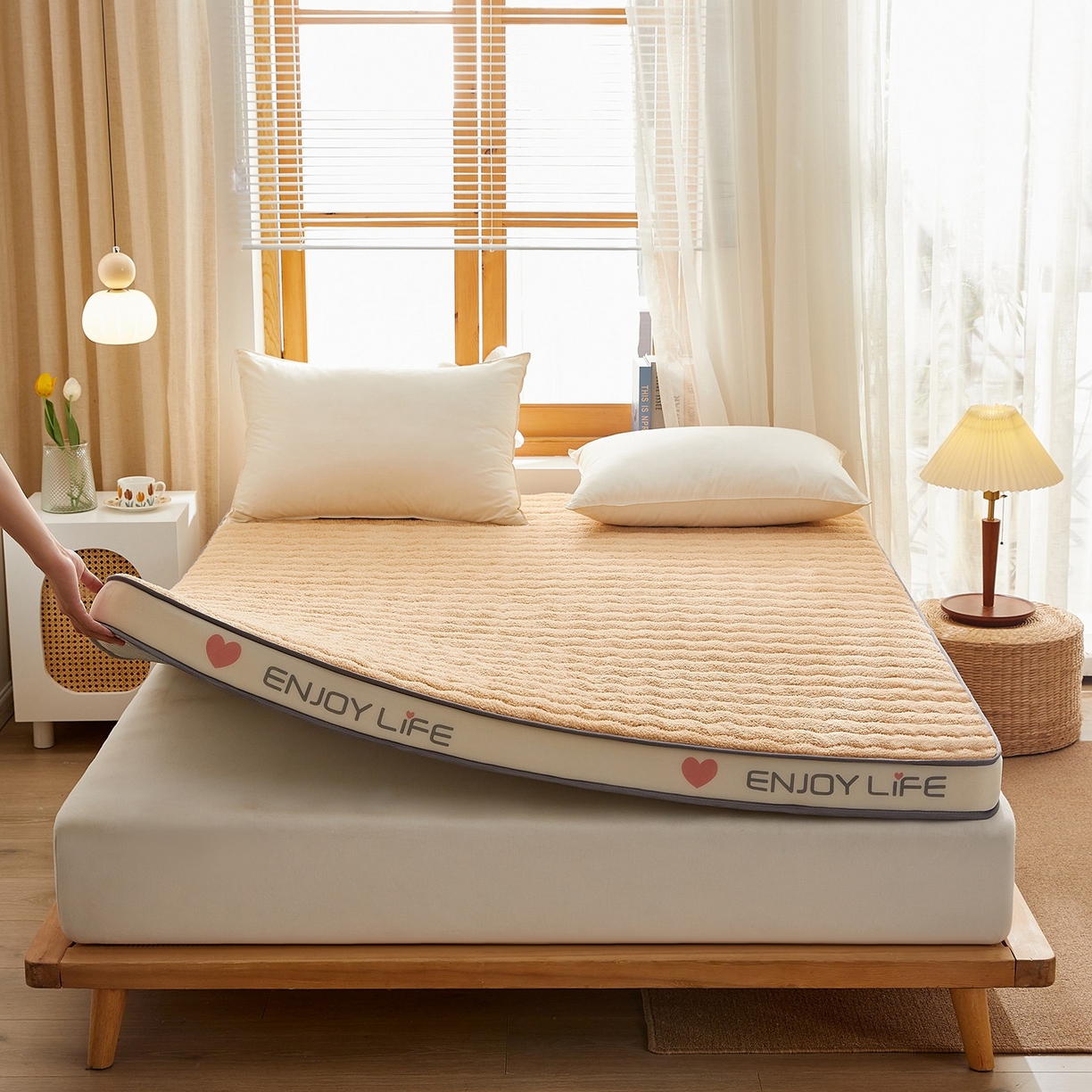 91家纺网 家纺一手货源 找家纺 月茶家纺 2026新款立体爱心边羊羔绒海绵床垫垫子 咖色