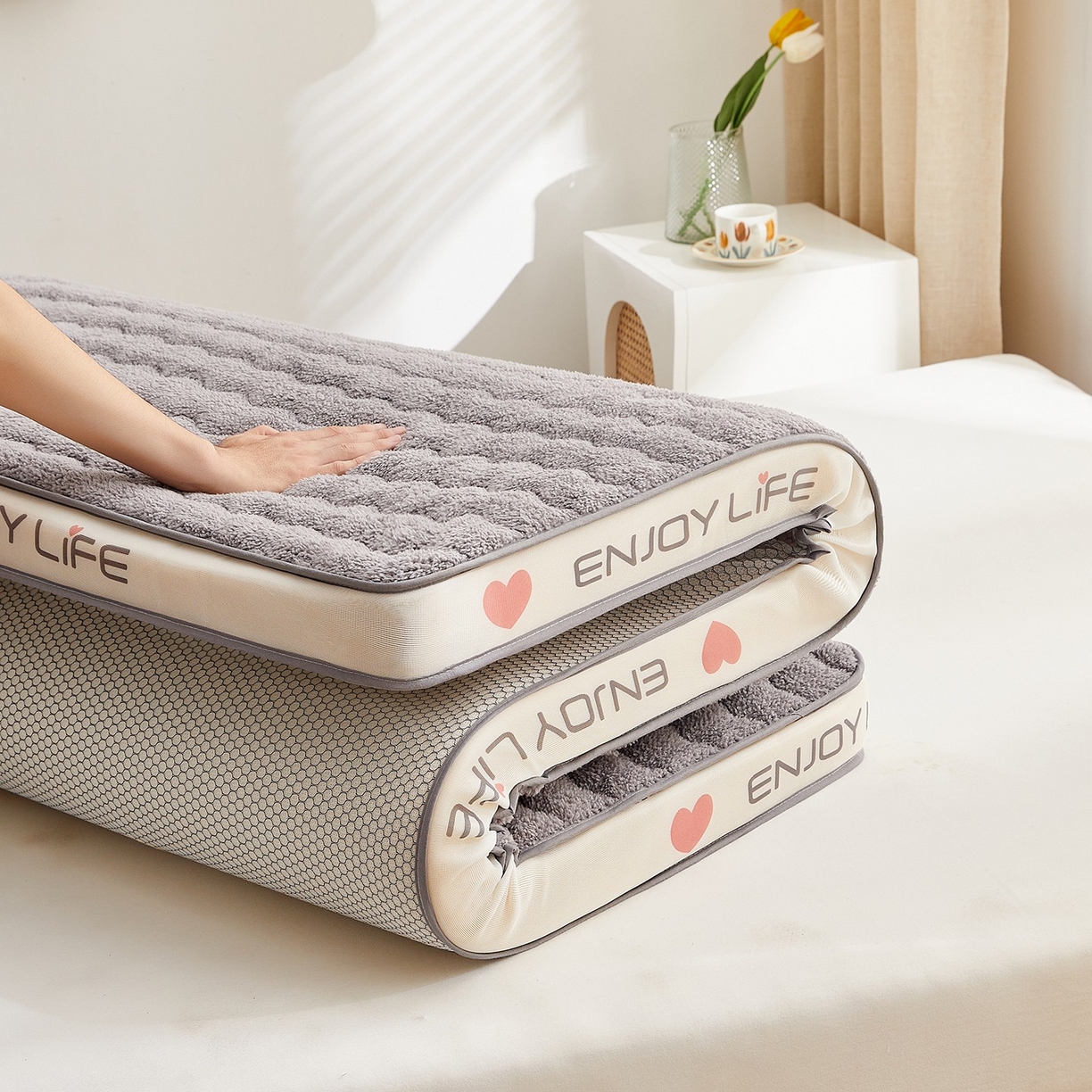 91家纺网 家纺一手货源 找家纺 月茶家纺 2026新款立体爱心边羊羔绒海绵床垫垫子 灰色