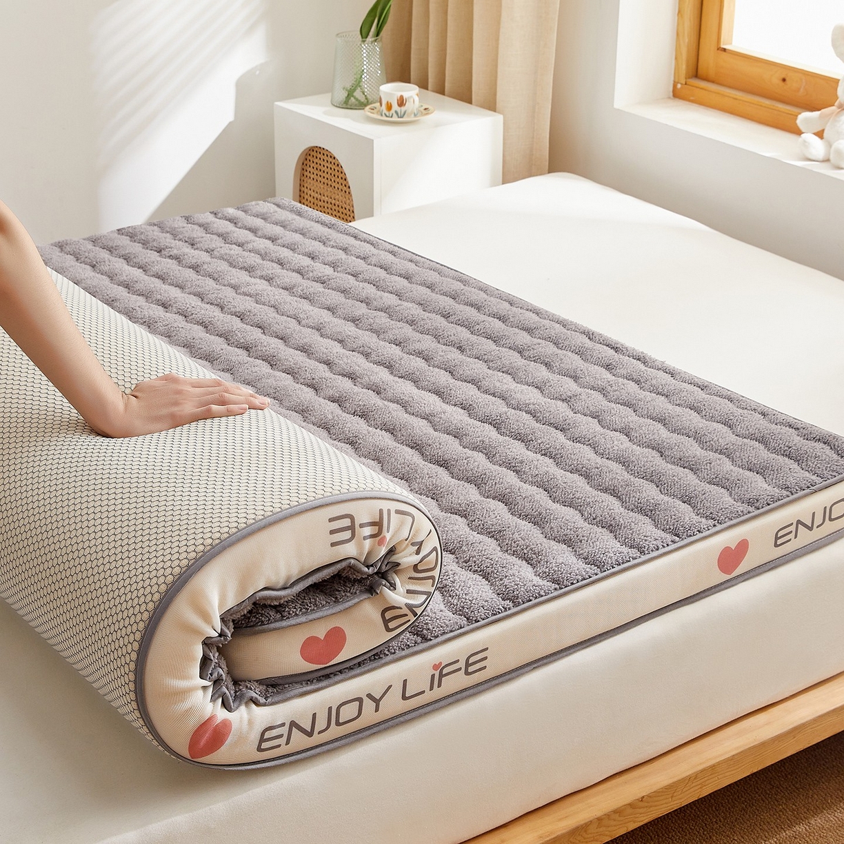 91家纺网 家纺一手货源 找家纺 月茶家纺 2026新款立体爱心边羊羔绒海绵床垫垫子 灰色