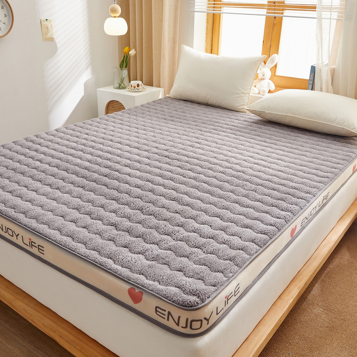 91家纺网 家纺一手货源 找家纺 月茶家纺 2026新款立体爱心边羊羔绒海绵床垫垫子 灰色