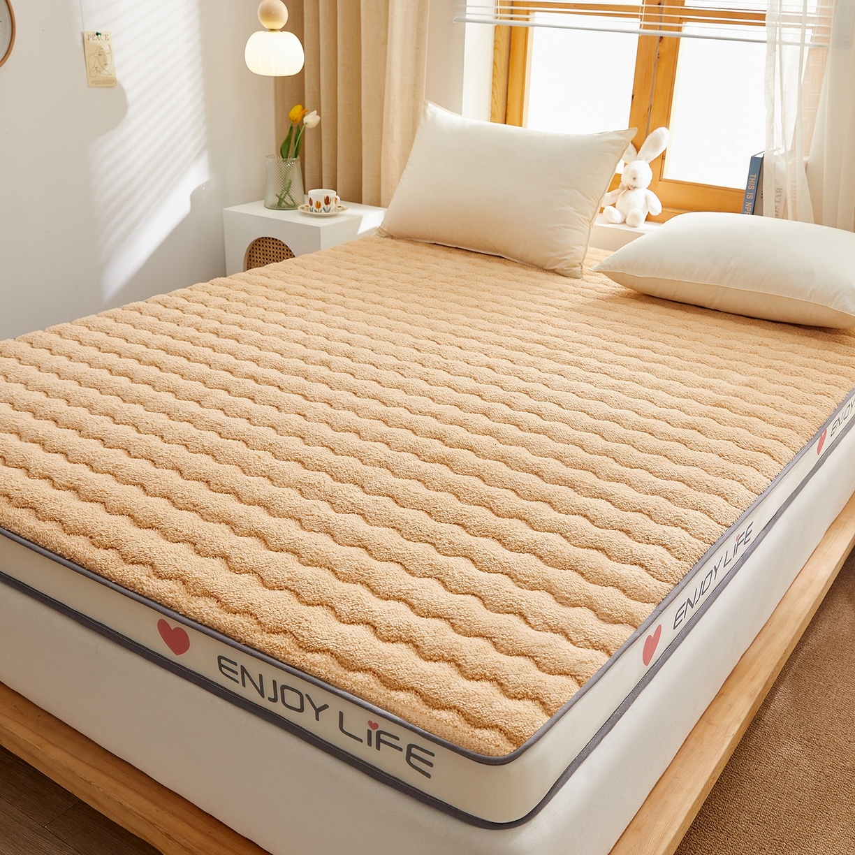 91家纺网 家纺一手货源 找家纺 月茶家纺 2026新款立体爱心边羊羔绒海绵床垫垫子 咖色