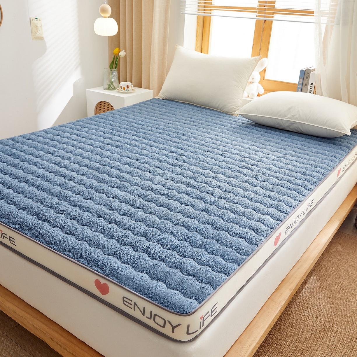 91家纺网 家纺一手货源 找家纺 月茶家纺 2026新款立体爱心边羊羔绒海绵床垫垫子 蓝色