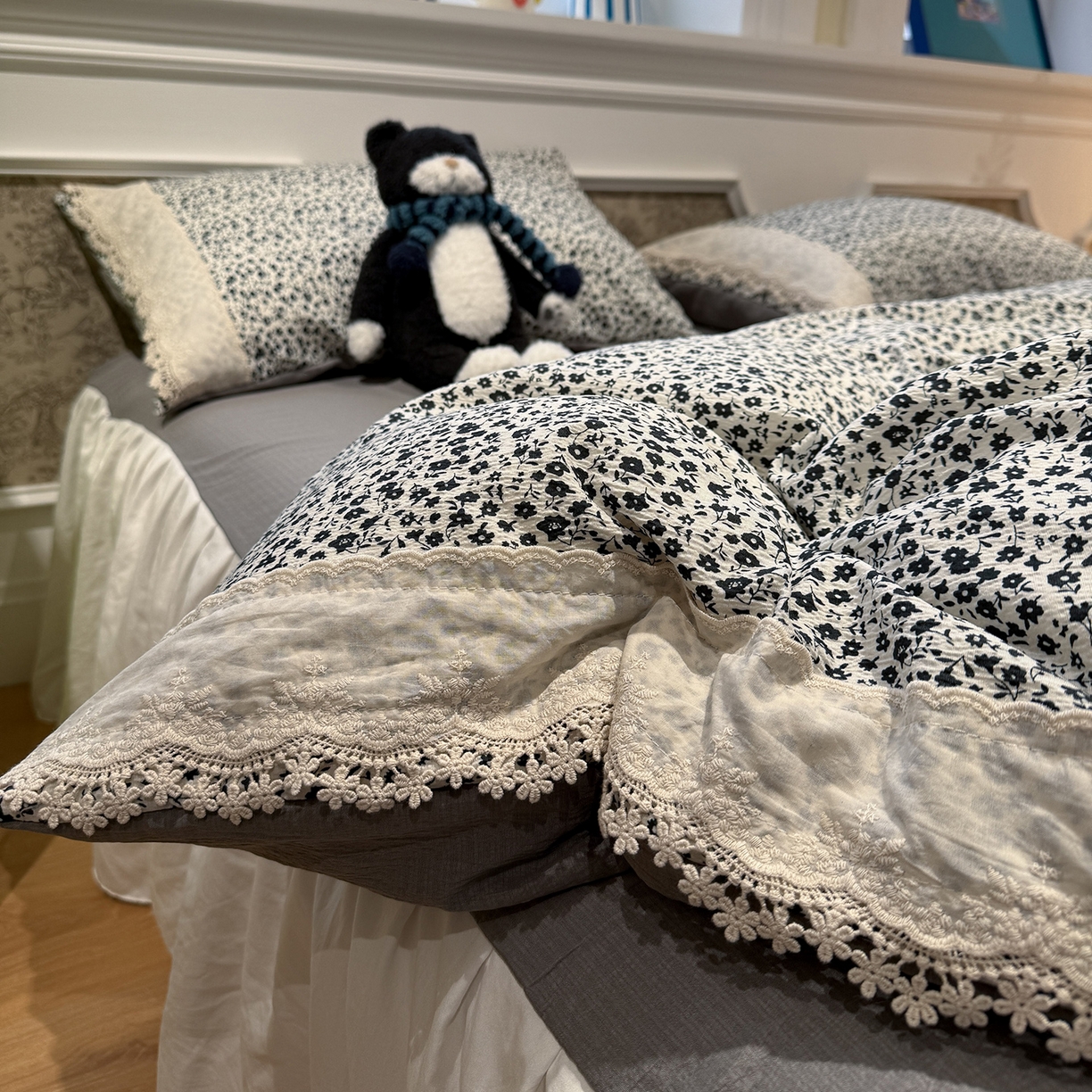 91家纺网 家纺一手货源 找家纺 盼季家纺 2026新款亲肤木棉法式复古蕾丝花边皱皱纱四件套 复古蕾丝花边-米希娅