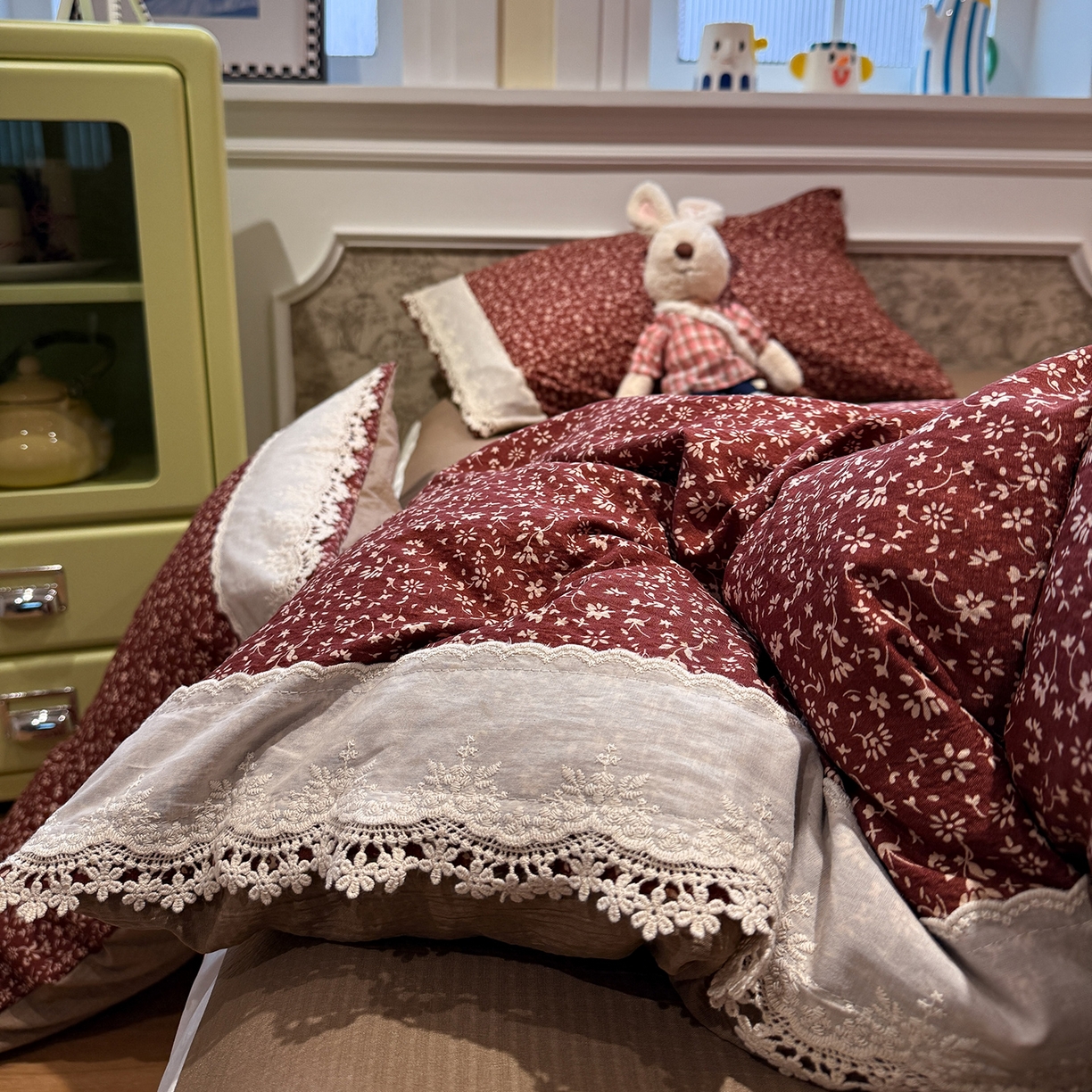 91家纺网 家纺一手货源 找家纺 盼季家纺 2026新款亲肤木棉法式复古蕾丝花边皱皱纱四件套 复古蕾丝花边-玫瑰花园