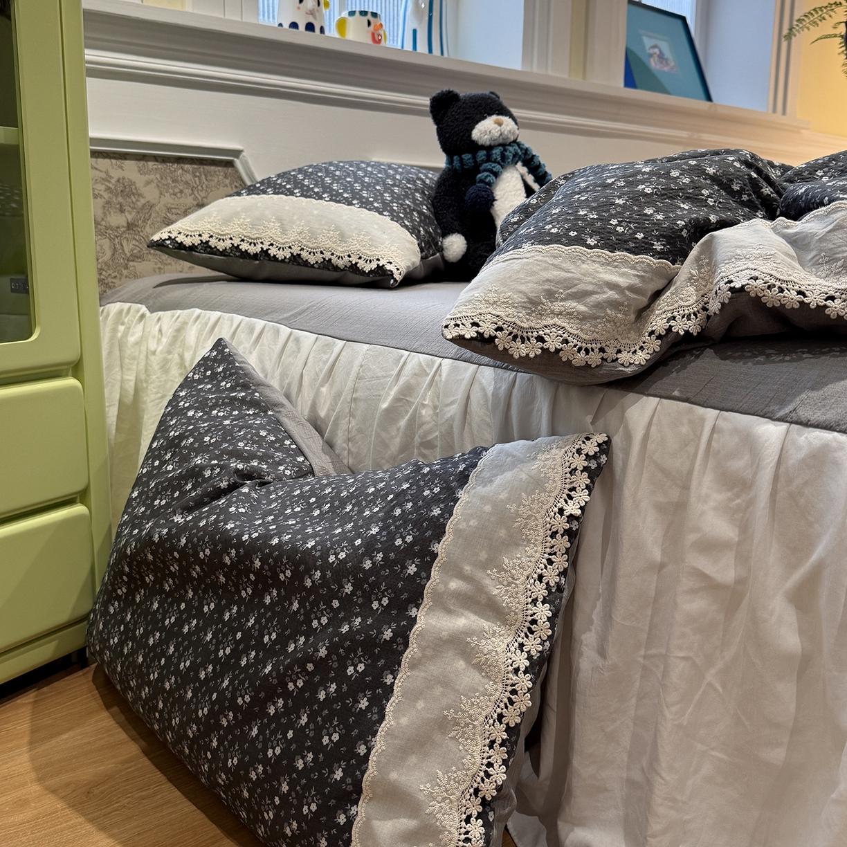 91家纺网 家纺一手货源 找家纺 盼季家纺 2026新款亲肤木棉法式复古蕾丝花边皱皱纱四件套 复古蕾丝花边-秘密庄园