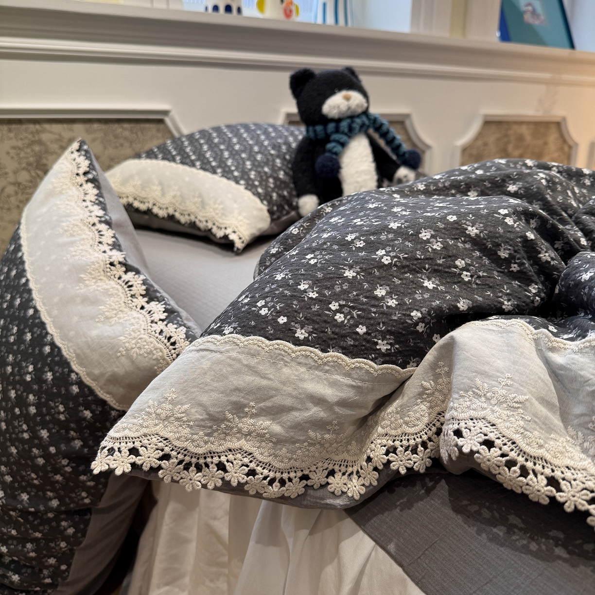 91家纺网 家纺一手货源 找家纺 盼季家纺 2026新款亲肤木棉法式复古蕾丝花边皱皱纱四件套 复古蕾丝花边-秘密庄园