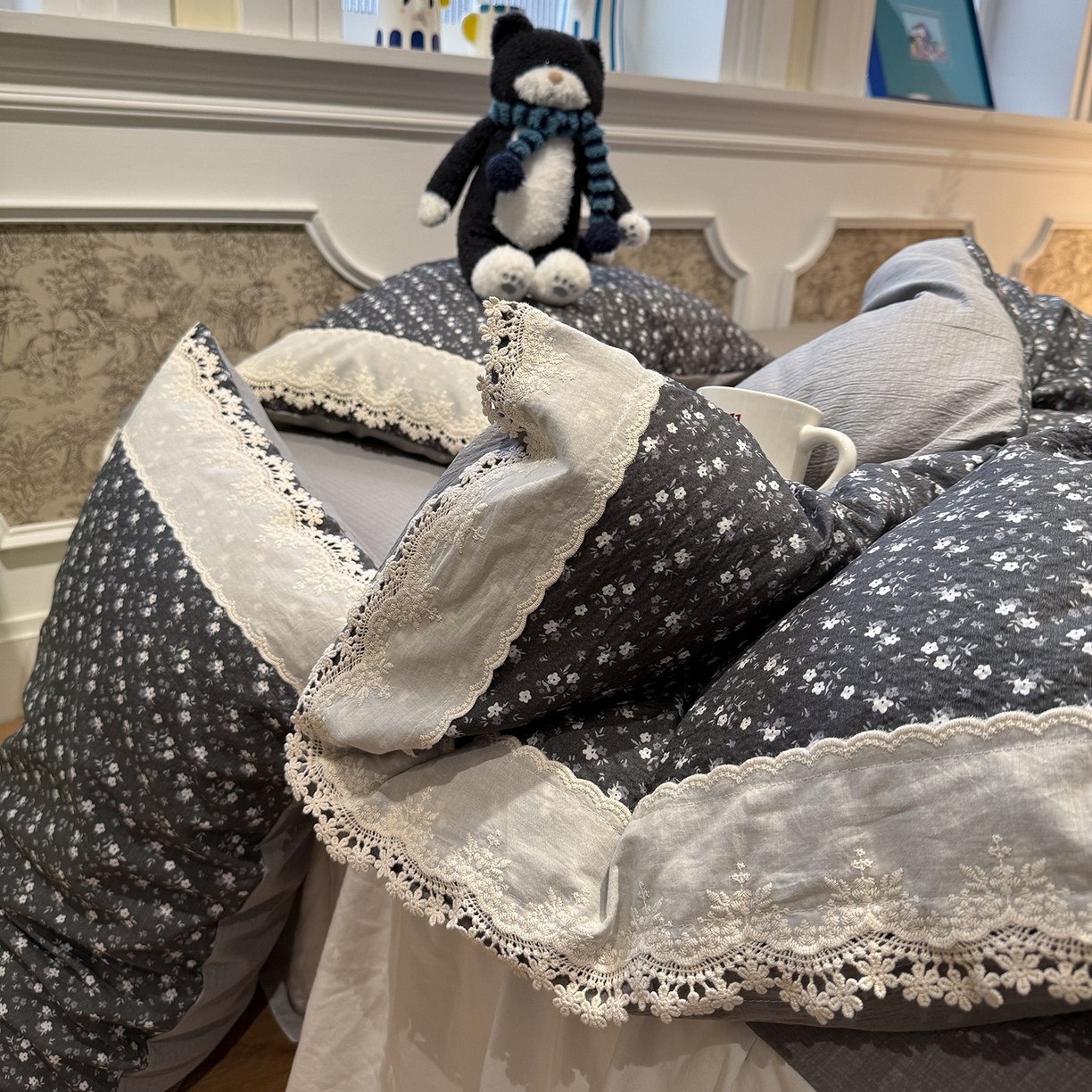 91家纺网 家纺一手货源 找家纺 盼季家纺 2026新款亲肤木棉法式复古蕾丝花边皱皱纱四件套 复古蕾丝花边-秘密庄园