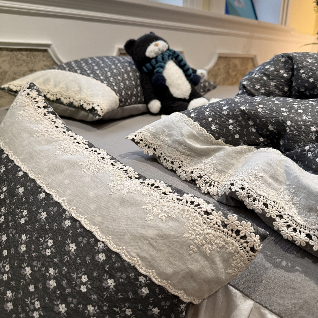 91家纺网 家纺一手货源 找家纺 盼季家纺 2026新款亲肤木棉法式复古蕾丝花边皱皱纱四件套 复古蕾丝花边-秘密庄园