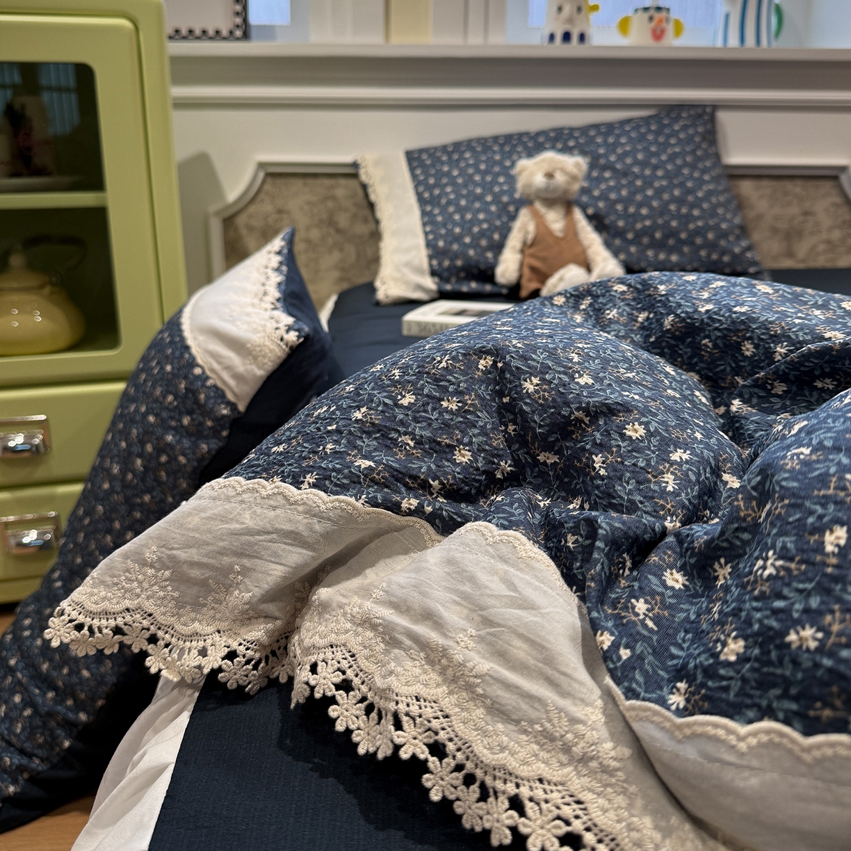 91家纺网 家纺一手货源 找家纺 盼季家纺 2026新款亲肤木棉法式复古蕾丝花边皱皱纱四件套 复古蕾丝花边-南法假日