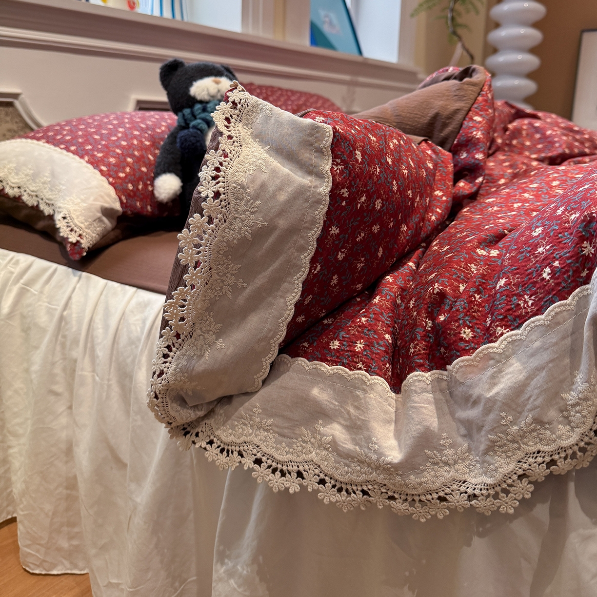 91家纺网 家纺一手货源 找家纺 盼季家纺 2026新款亲肤木棉法式复古蕾丝花边皱皱纱四件套 复古蕾丝花边-伊莫花语