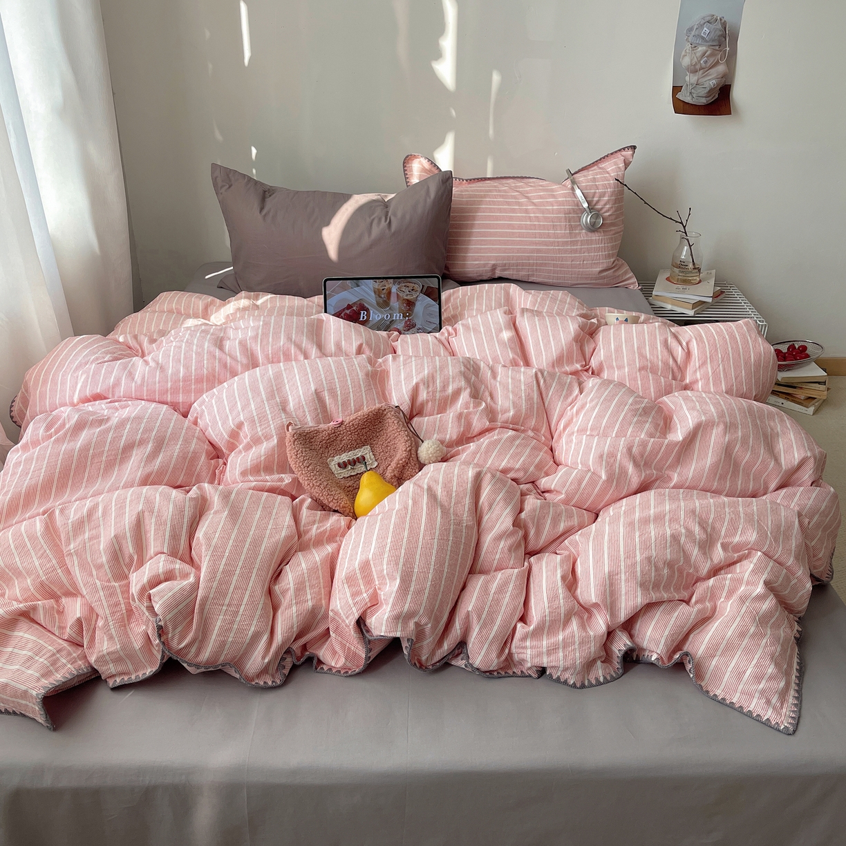 91家纺网 家纺一手货源 找家纺 瑞莱 2026年新款全棉纯棉水洗棉贝壳边四件套 粉序白织