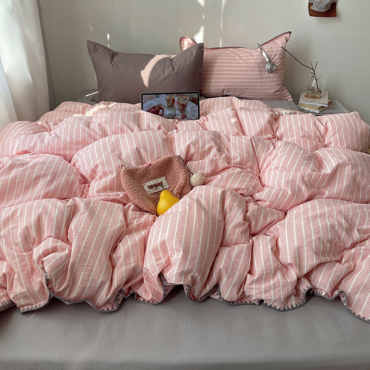 91家纺网 家纺一手货源 找家纺 瑞莱 2026年新款全棉纯棉水洗棉贝壳边四件套 粉序白织