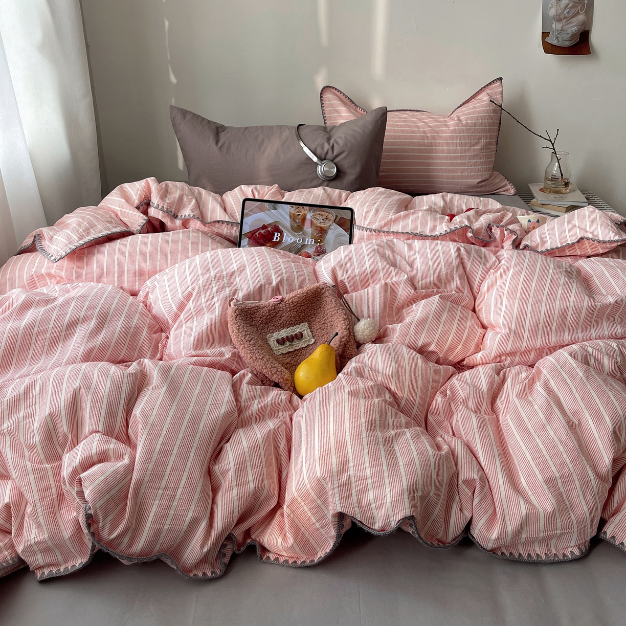 91家纺网 家纺一手货源 找家纺 瑞莱 2026年新款全棉纯棉水洗棉贝壳边四件套 粉序白织