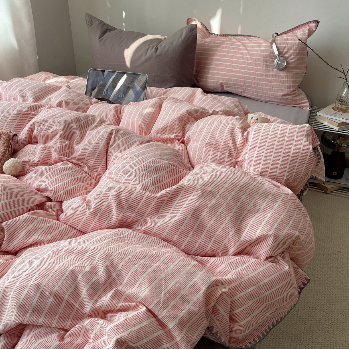 91家纺网 家纺一手货源 找家纺 瑞莱 2026年新款全棉纯棉水洗棉贝壳边四件套 粉序白织