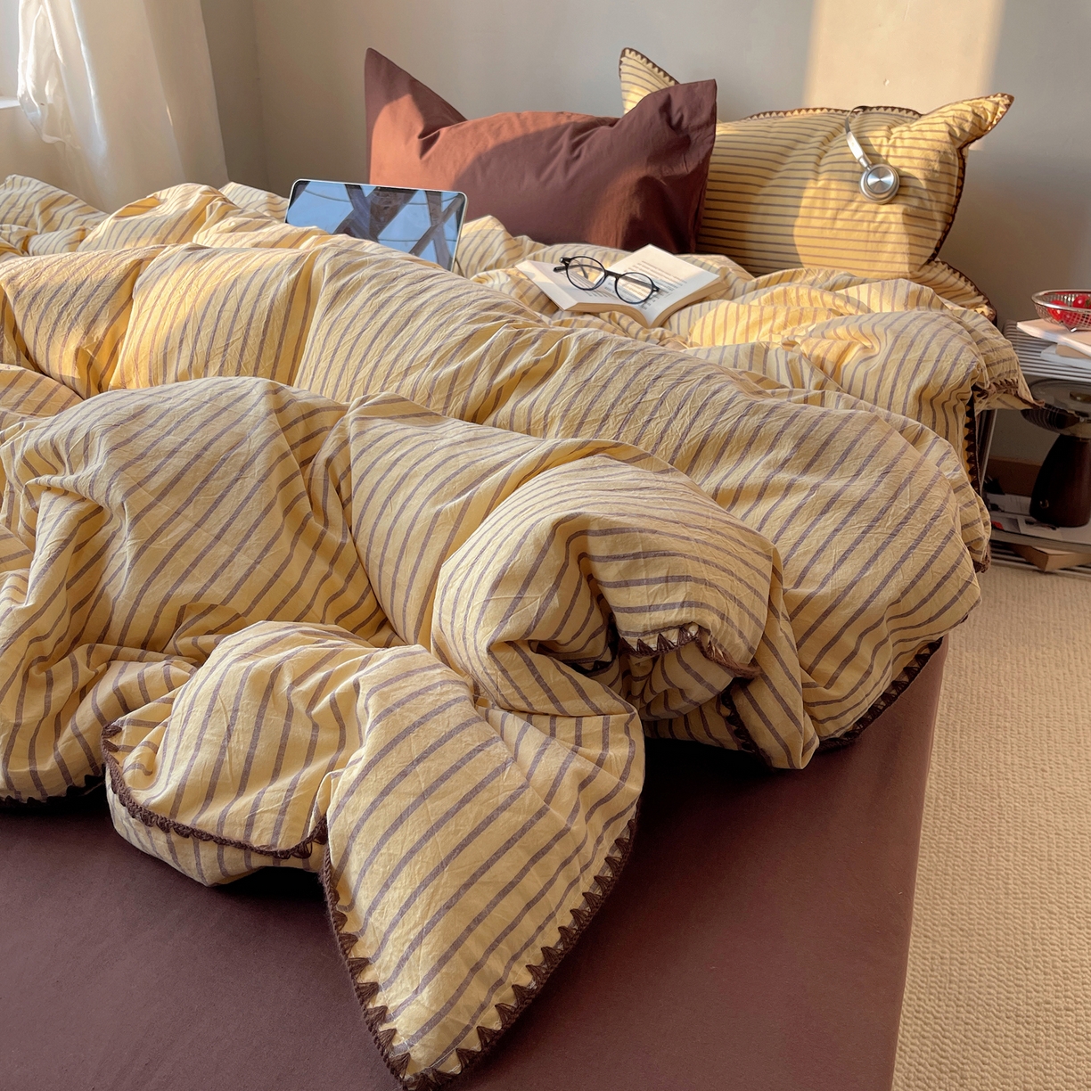 91家纺网 家纺一手货源 找家纺 瑞莱 2026年新款全棉纯棉水洗棉贝壳边四件套 暖阳黄棕