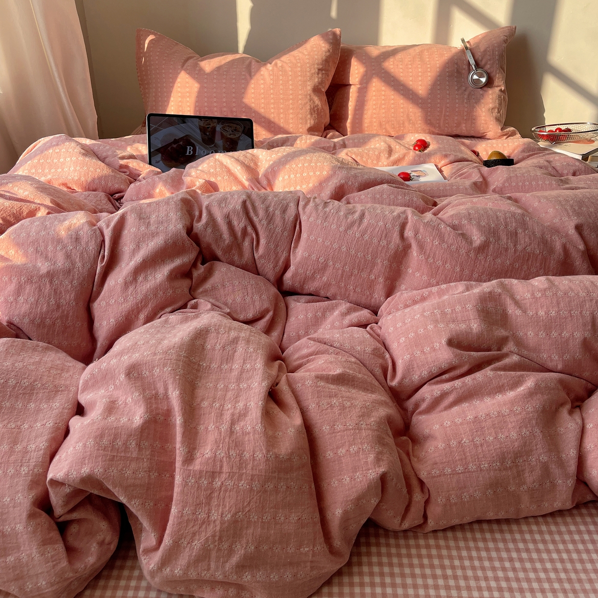 91家纺网 家纺一手货源 找家纺 盼季家纺 2026新款亲肤水洗棉四件套-简单款 简单款-阿尔曼玫瑰