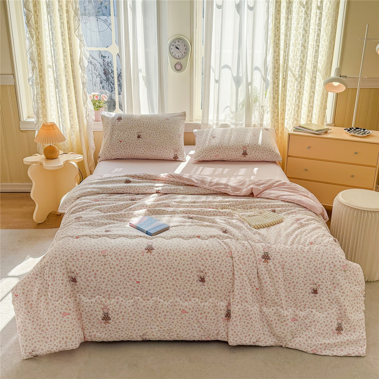 91家纺网 家纺一手货源 找家纺 艺菲阁家纺 2026新款云感双层纱夏被夏凉被空调被 芭比兔