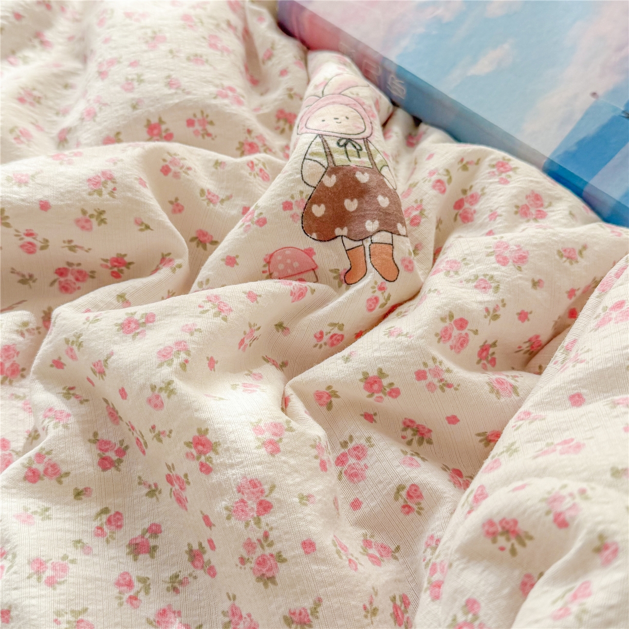 91家纺网 家纺一手货源 找家纺 艺菲阁家纺 2026新款云感双层纱夏被夏凉被空调被 芭比兔