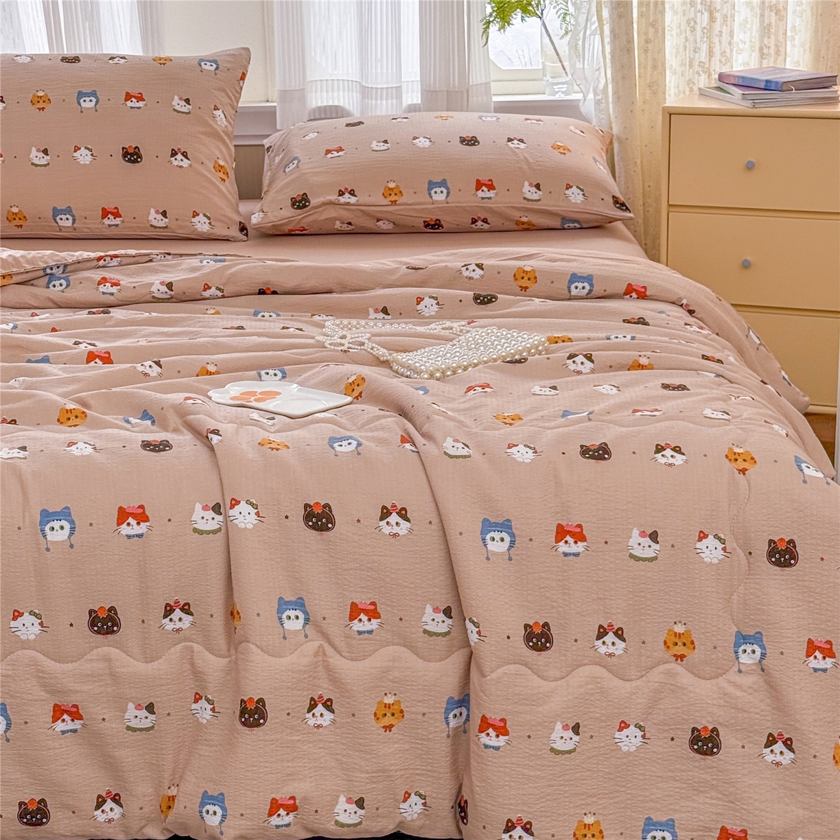 91家纺网 家纺一手货源 找家纺 艺菲阁家纺 2026新款云感双层纱夏被夏凉被空调被 萌猫来袭