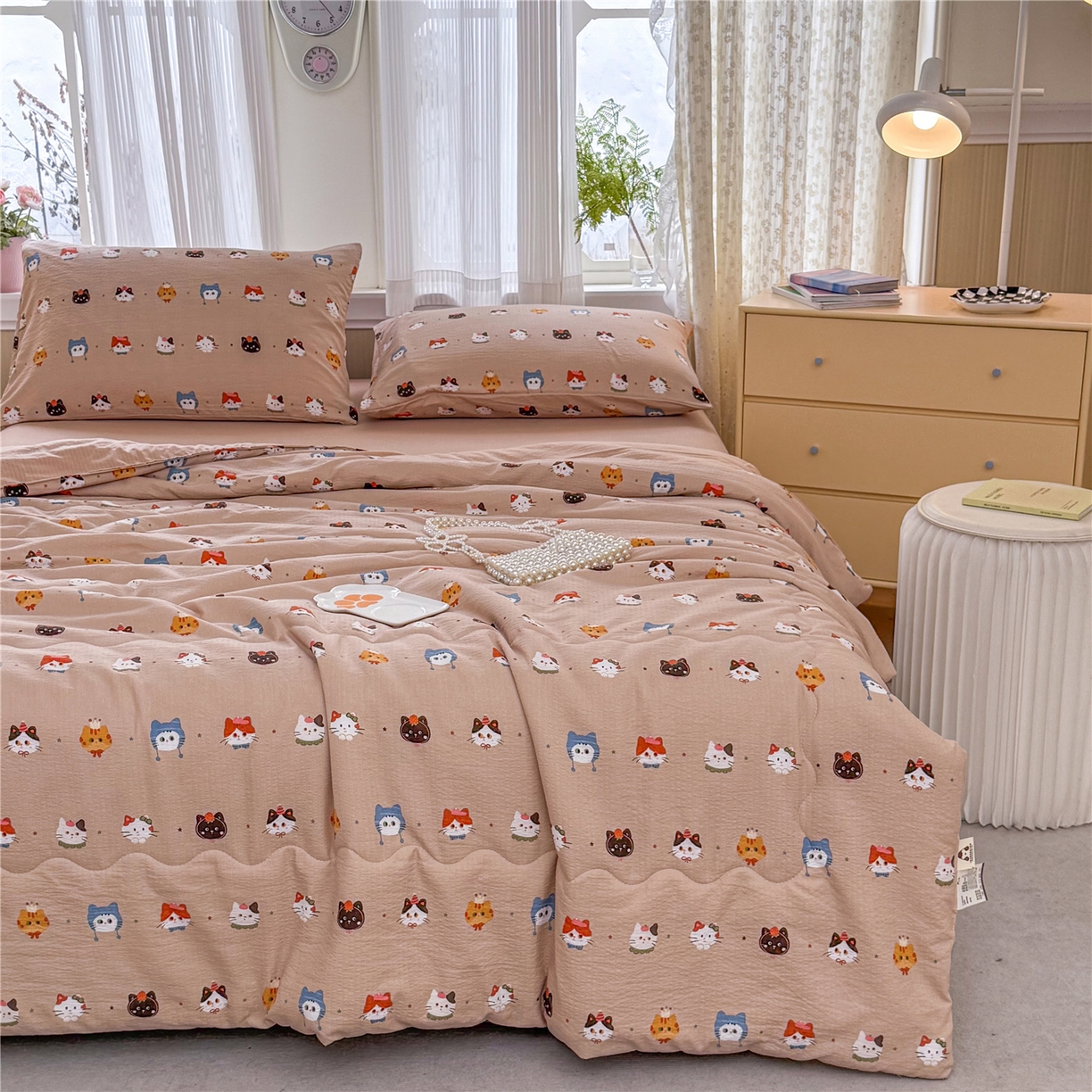 91家纺网 家纺一手货源 找家纺 艺菲阁家纺 2026新款云感双层纱夏被夏凉被空调被 萌猫来袭