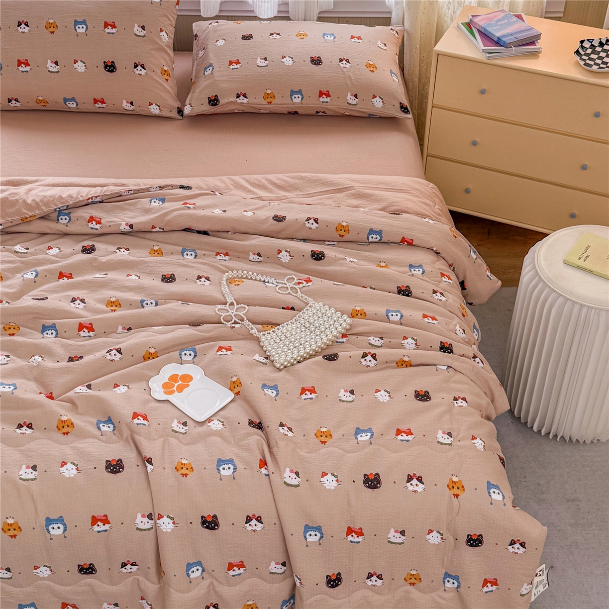 91家纺网 家纺一手货源 找家纺 艺菲阁家纺 2026新款云感双层纱夏被夏凉被空调被 萌猫来袭