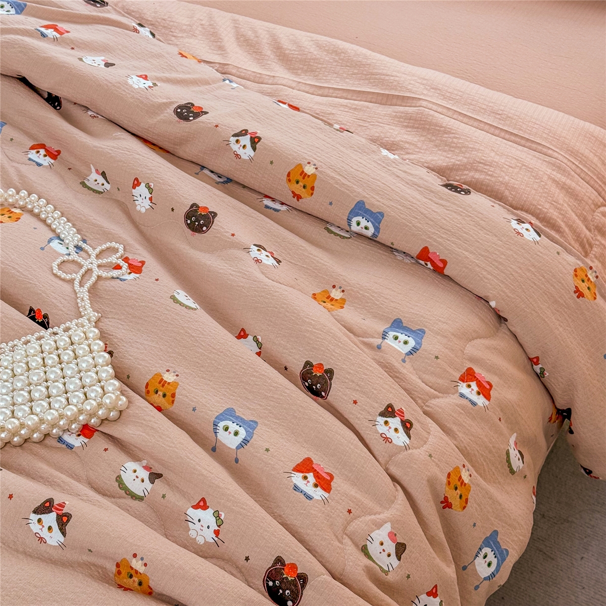 91家纺网 家纺一手货源 找家纺 艺菲阁家纺 2026新款云感双层纱夏被夏凉被空调被 萌猫来袭