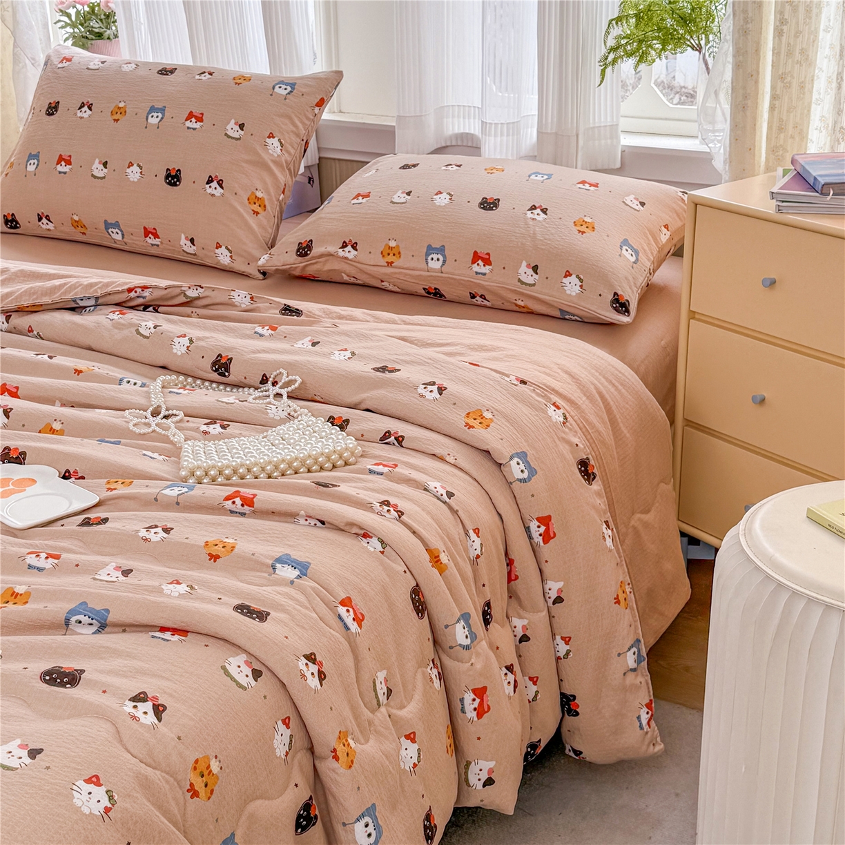 91家纺网 家纺一手货源 找家纺 艺菲阁家纺 2026新款云感双层纱夏被夏凉被空调被 萌猫来袭