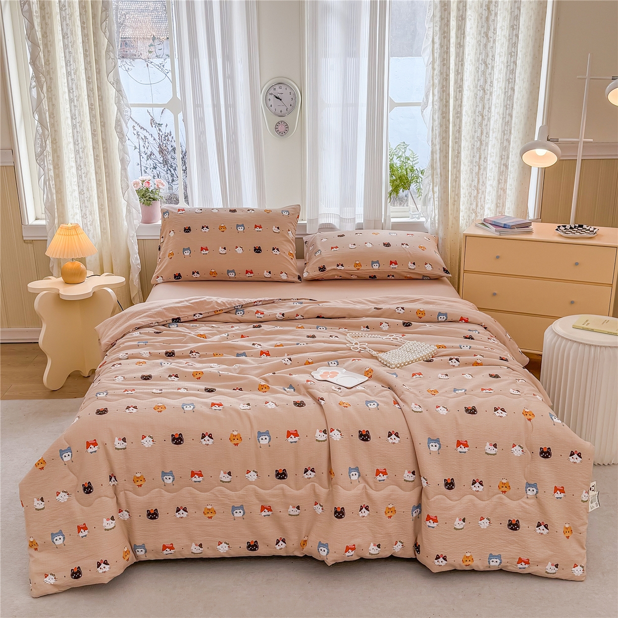 91家纺网 家纺一手货源 找家纺 艺菲阁家纺 2026新款云感双层纱夏被夏凉被空调被 萌猫来袭