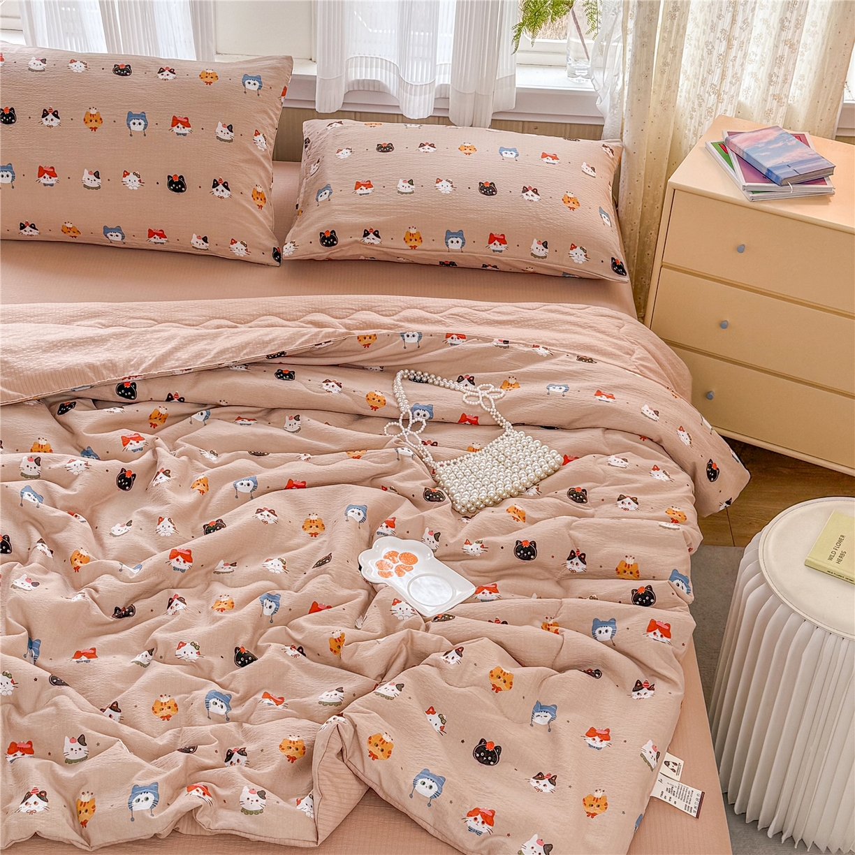 91家纺网 家纺一手货源 找家纺 艺菲阁家纺 2026新款云感双层纱夏被夏凉被空调被 萌猫来袭