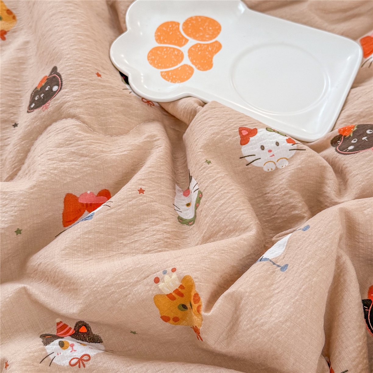 91家纺网 家纺一手货源 找家纺 艺菲阁家纺 2026新款云感双层纱夏被夏凉被空调被 萌猫来袭