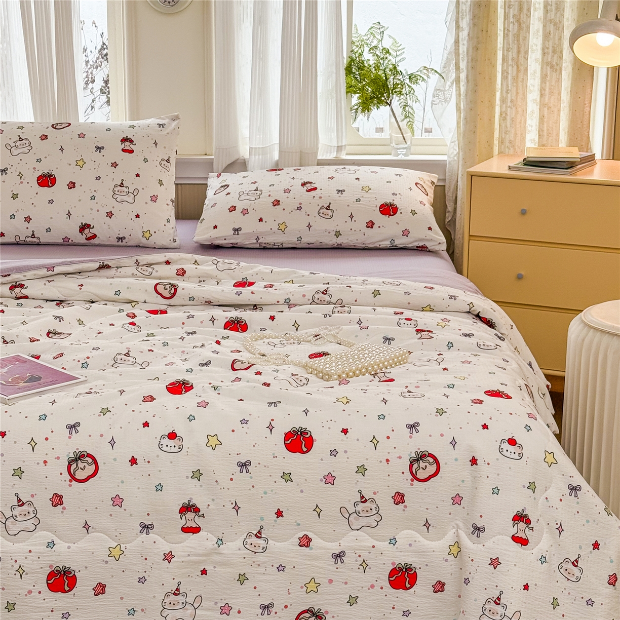 91家纺网 家纺一手货源 找家纺 艺菲阁家纺 2026新款云感双层纱夏被夏凉被空调被 苹果小怪