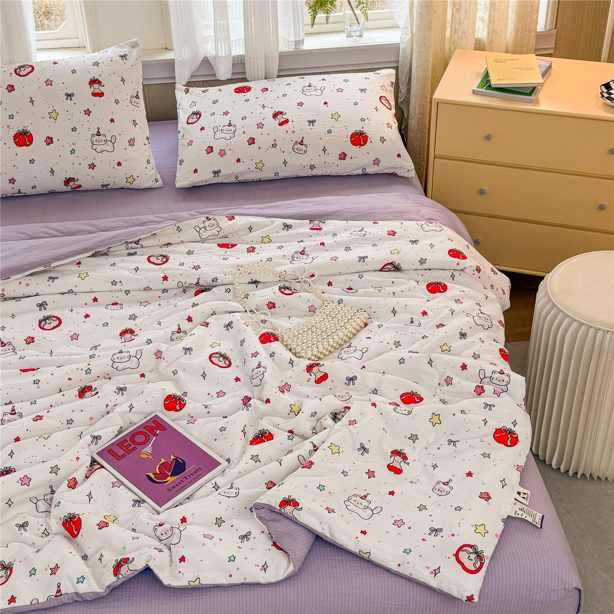 91家纺网 家纺一手货源 找家纺 艺菲阁家纺 2026新款云感双层纱夏被夏凉被空调被 苹果小怪