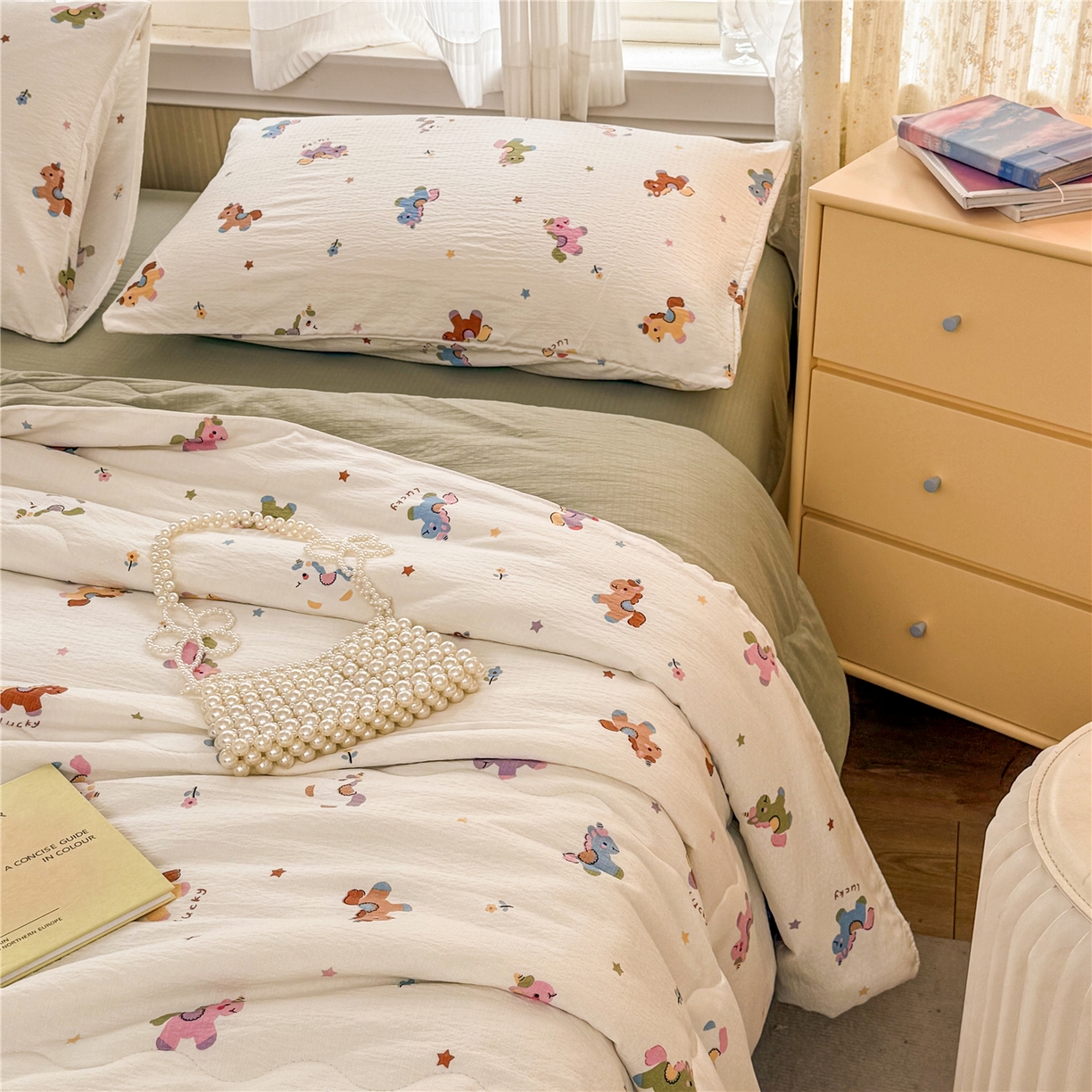 91家纺网 家纺一手货源 找家纺 艺菲阁家纺 2026新款云感双层纱夏被夏凉被空调被 童年木马