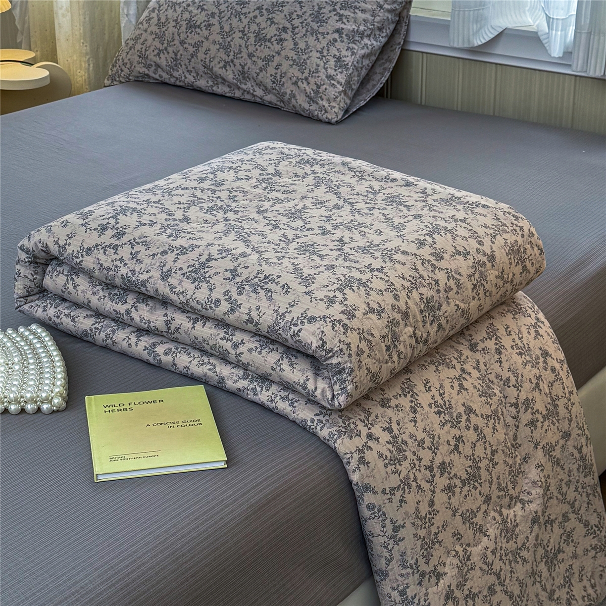 91家纺网 家纺一手货源 找家纺 艺菲阁家纺 2026新款云感双层纱夏被夏凉被空调被 竹歆花语