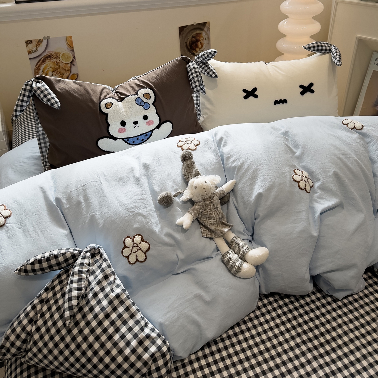 91家纺网 家纺一手货源 找家纺 盼季家纺 2026新款立体蝴蝶结毛巾绣卡通四件套 立体蝴蝶结-嘟嘴小熊