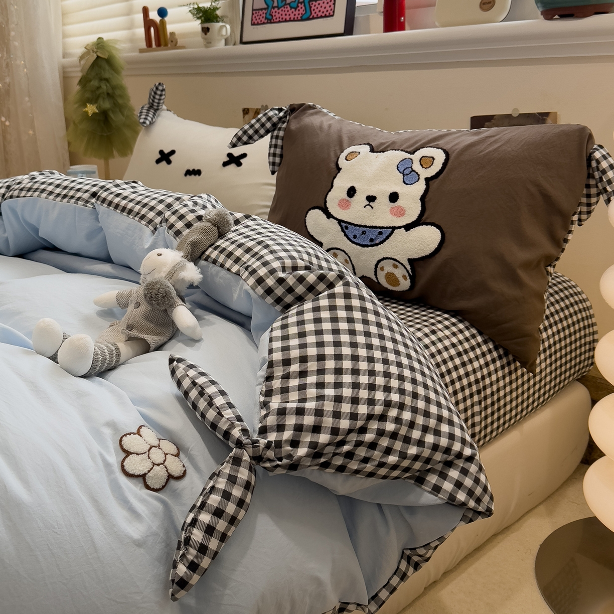 91家纺网 家纺一手货源 找家纺 盼季家纺 2026新款立体蝴蝶结毛巾绣卡通四件套 立体蝴蝶结-嘟嘴小熊