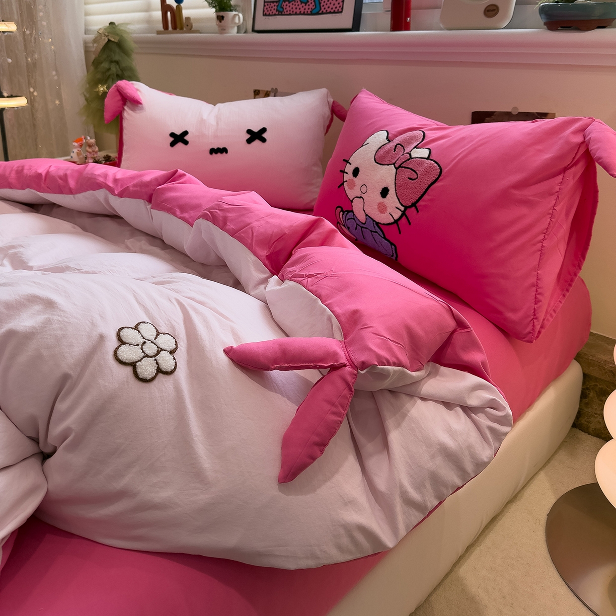 91家纺网 家纺一手货源 找家纺 盼季家纺 2026新款立体蝴蝶结毛巾绣卡通四件套 立体蝴蝶结-玫玫KT