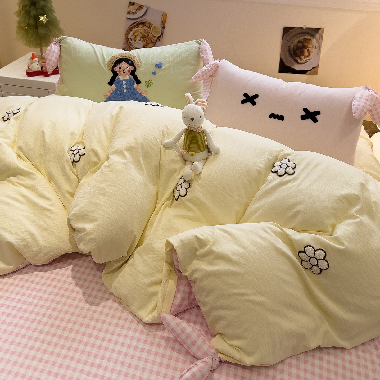 91家纺网 家纺一手货源 找家纺 盼季家纺 2026新款立体蝴蝶结毛巾绣卡通四件套 立体蝴蝶结-小女孩