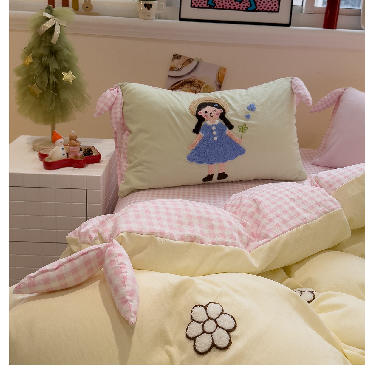 91家纺网 家纺一手货源 找家纺 盼季家纺 2026新款立体蝴蝶结毛巾绣卡通四件套 立体蝴蝶结-小女孩