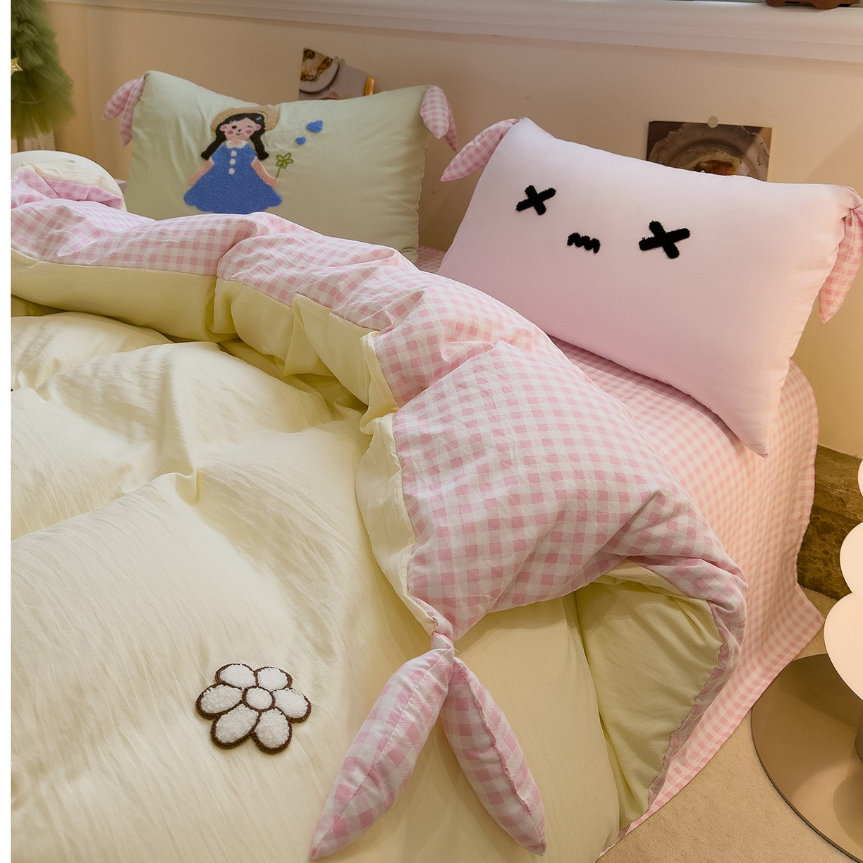 91家纺网 家纺一手货源 找家纺 盼季家纺 2026新款立体蝴蝶结毛巾绣卡通四件套 立体蝴蝶结-小女孩