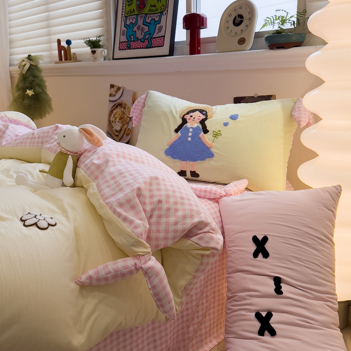 91家纺网 家纺一手货源 找家纺 盼季家纺 2026新款立体蝴蝶结毛巾绣卡通四件套 立体蝴蝶结-小女孩